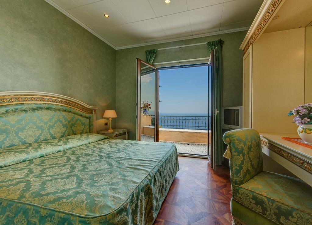 Hotel Villa Riis Taormina Kültér fotó